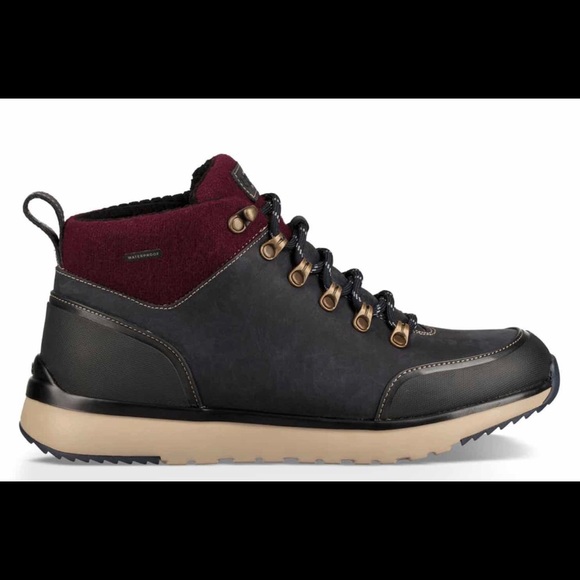 UGG Other - Ugg Oliver Boot
